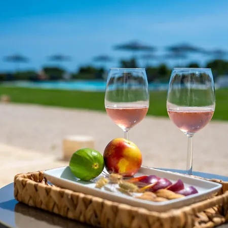 Il Casale Nel Parco 오스투니