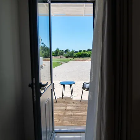 Il Casale Nel Parco 팜스테이 오스투니