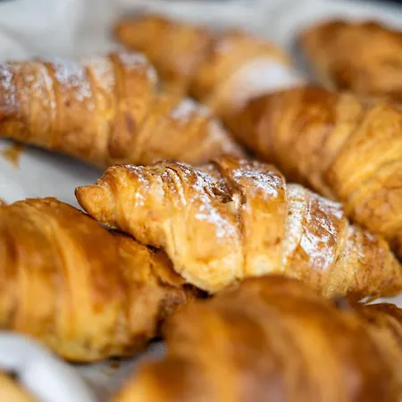 Il Casale Nel Parco 팜스테이 오스투니