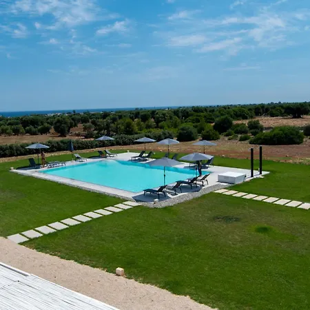 Il Casale Nel Parco ファームステイ オストゥーニ
