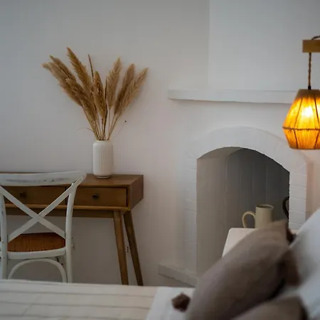 مزرعة للإقامة Il Casale Nel Parco أوستوني